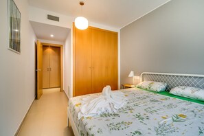 2 habitaciones, tabla de planchar con plancha y wifi gratis 