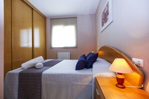 2 dormitorios, tabla de planchar con plancha, wifi gratis y ropa de cama