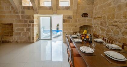 Luxurious family friendly farmhouse with private pool in Sannat, Gozo