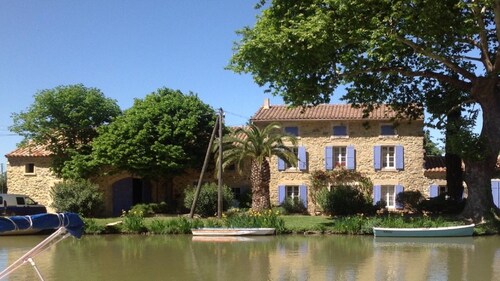 Cottage in Maison Vigneronne le Somail on Canal du Midi 25km from the Mediterranean