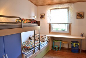 2 Schlafzimmer, schallisolierte Zimmer, Bügeleisen/Bügelbrett