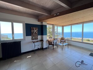 Interior - Villa Perle**** Breathtaking sea view and beach 50 m'away! (Moëlan-Sur-Mer)