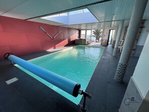 Indoor pool, a heated pool - Villa Perle**** Breathtaking sea view and beach 50 m'away! (Moëlan-Sur-Mer)