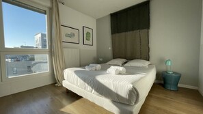 1 bedroom, iron/ironing board, WiFi, bed sheets - Beautiful apartment for 4 people with parking, near Cité du Vin (Bordeaux)