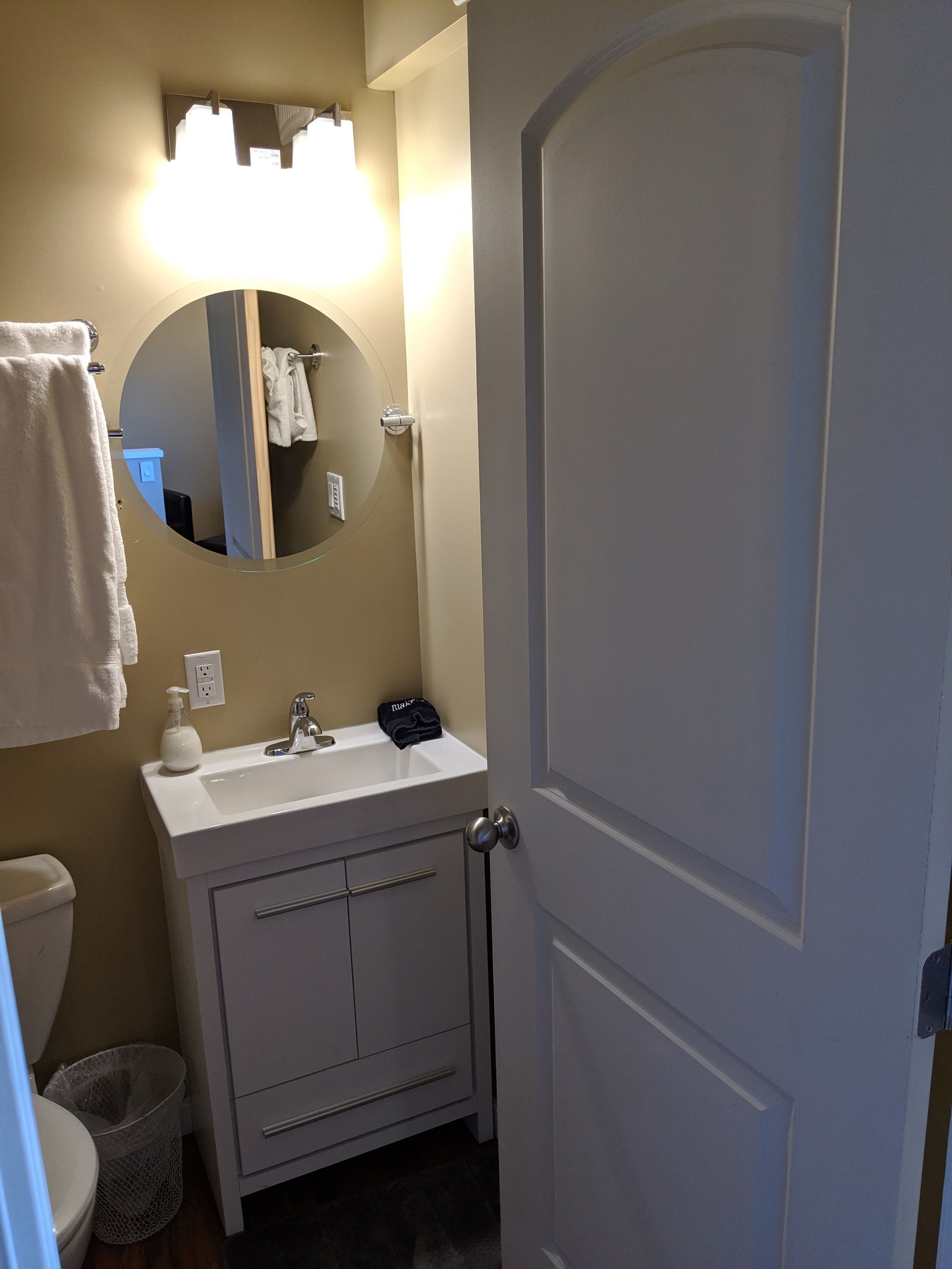 seastar room (pet friendly) | bathroom | free toiletries, hair dryer, towels, soap