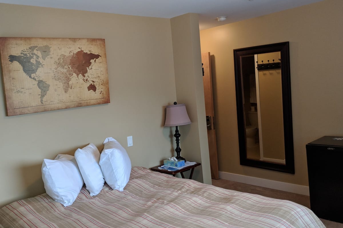 Free WiFi, bed sheets