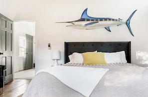 3 habitaciones, tabla de planchar con plancha, wifi y ropa de cama