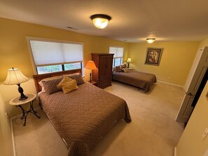 3 bedrooms, free WiFi, bed sheets, wheelchair access