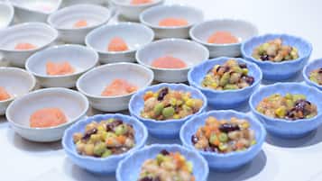 Daily buffet breakfast (JPY 2000 per person)