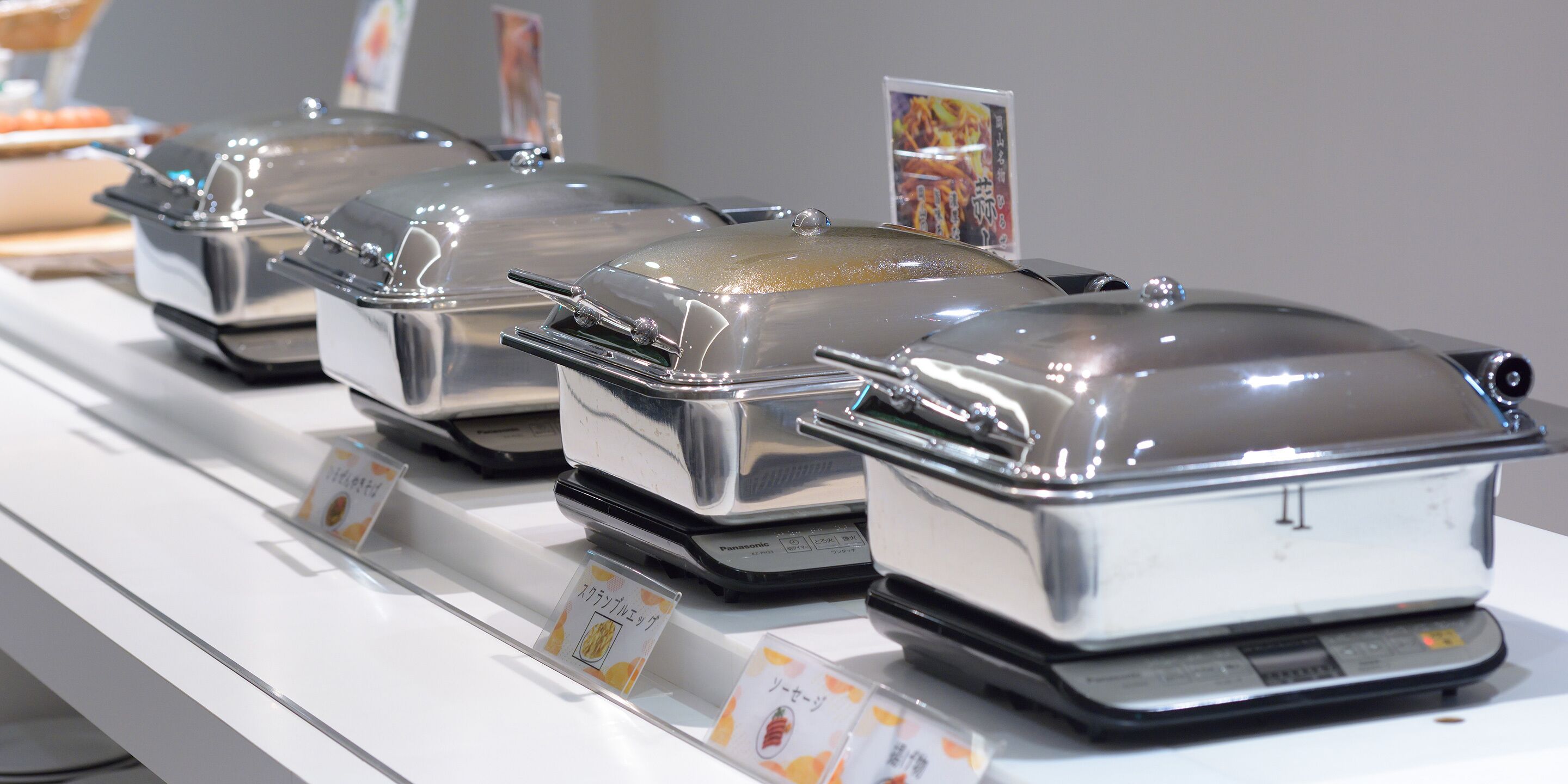 daily buffet breakfast (jpy 2000 per person)