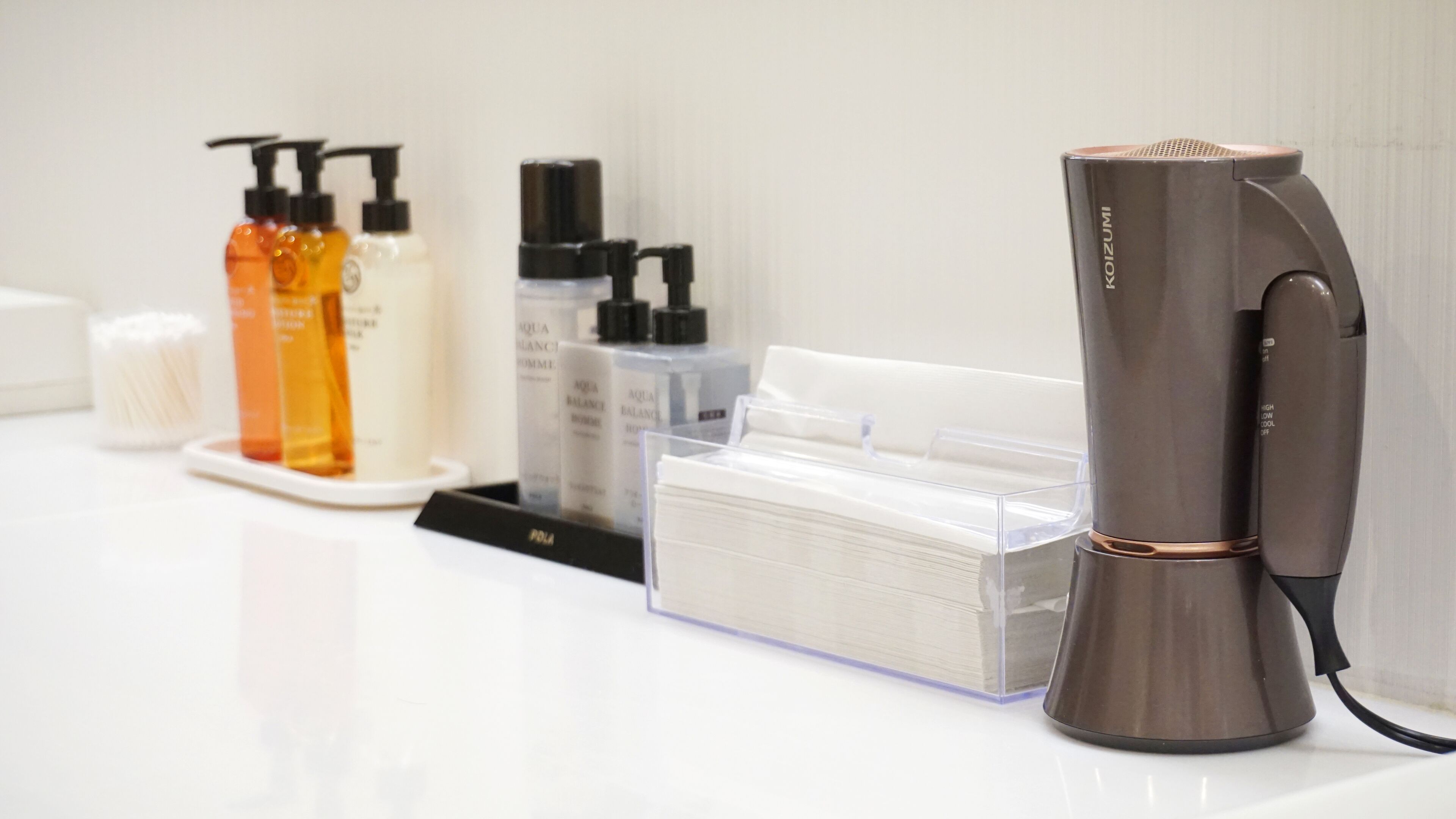 shower, free toiletries, hair dryer, slippers