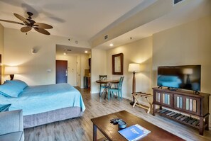 Bügeleisen/Bügelbrett, Reisekinderbett, kostenloses WLAN, Bettwäsche