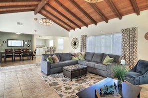 Smart TV, fireplace, DVD player, books
