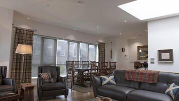 TV, fireplace, DVD player, stereo