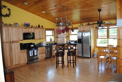 Longview Cottage with views to compliment its name and close to cooperstown