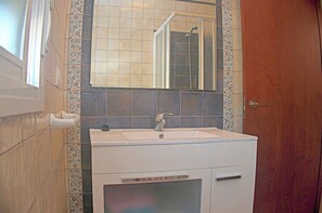 Bathroom - Villa with private pool, town outskirts (CONIL DE LA FRONTERA)