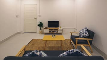 8. Family Suite 2-Bedroom (Yindee Home)
