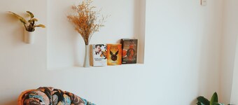 QQ House with Balcony near Beach