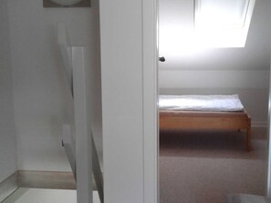 2 habitaciones, cuna de viaje, wifi y ropa de cama 