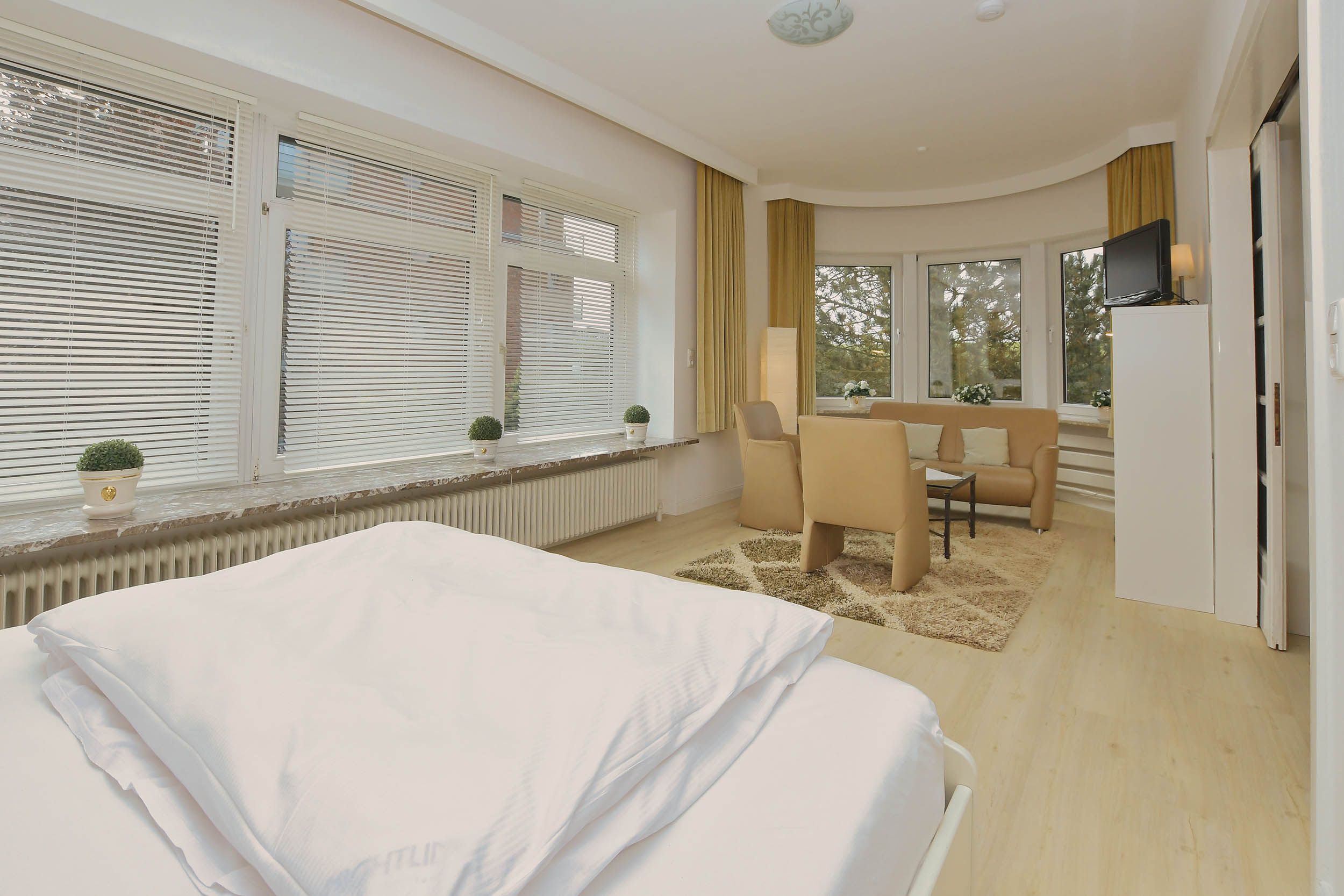 2 Schlafzimmer, Zimmersafe, Schreibtisch, Reisekinderbett