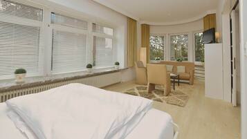 2 Schlafzimmer, Zimmersafe, Schreibtisch, Reisekinderbett
