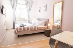 Unclassified image, 3 of 24, button - Apartment 1 - Apartments in the old town Stralsund (Stralsund)