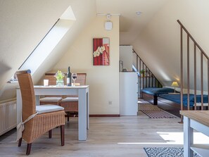 1 Schlafzimmer, Schreibtisch, Reisekinderbett, WLAN