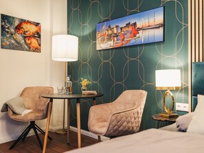 Unclassified image, 2 of 22, button