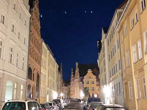 Parken ohne Service (8 EUR pro Nacht)