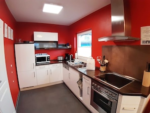 Køleskab, mikrobølgeovn, ovn, opvaskemaskine