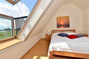 3 bedrooms, travel cot, WiFi