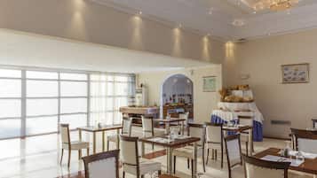 Desayuno buffet incluido todos los días