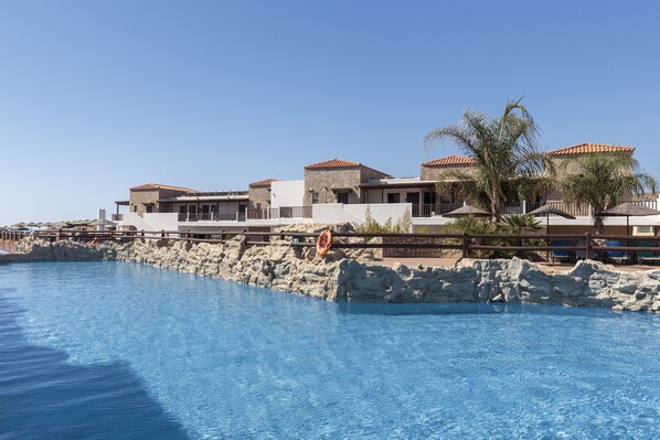 4 outdoor pools, a lap pool