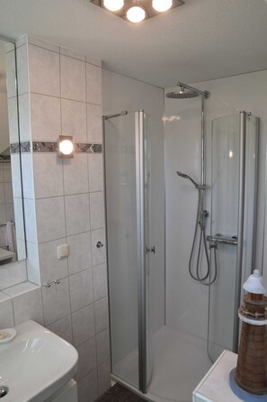 Douche, sèche-cheveux