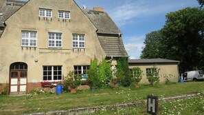 Unclassified image, 4 of 34, button