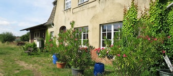 Apartment "Schmaler Luzin" - 歴史的な駅Feldbergのアパート