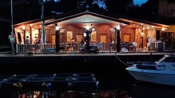 Standard Room with River View | Terrasse/Patio