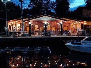 Standard Room with River View  | Terrasse/patio