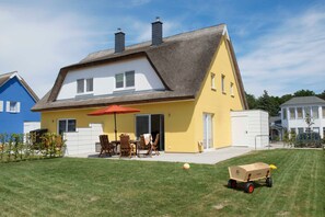 Unclassified image, 4 of 12, button