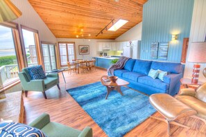 Televisor, llar de foc, reproductor de DVD i futbolí 