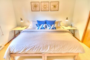 3 bedrooms, iron/ironing board, free WiFi, bed sheets