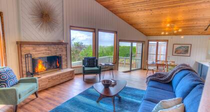 Close to Ocean!, Hot tub and Miles of Sandy Beach!