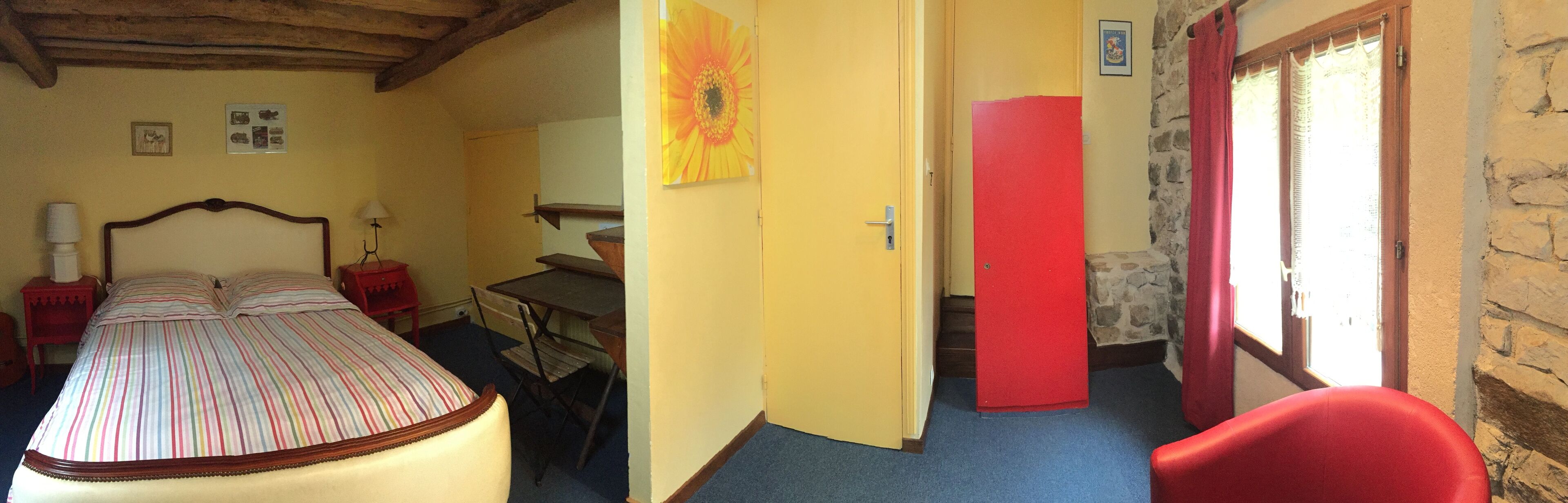 1 chambre, bureau, fer et planche à repasser, Wi-Fi gratuit