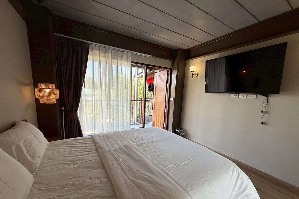 Deluxe-værelse - 1 kingsize-seng | Ekstra senge (tillægsgebyr), gratis Wi-Fi, sengetøj