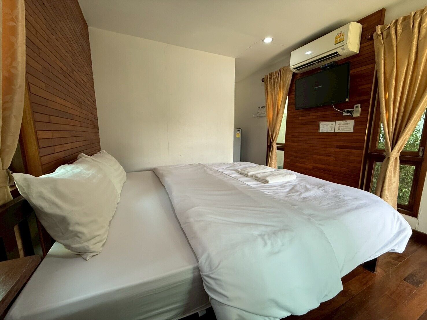 Superior Room, 1 Katil Raja (King) | Katil lipat simpan/tambahan, Wi-fi percuma, cadar katil 