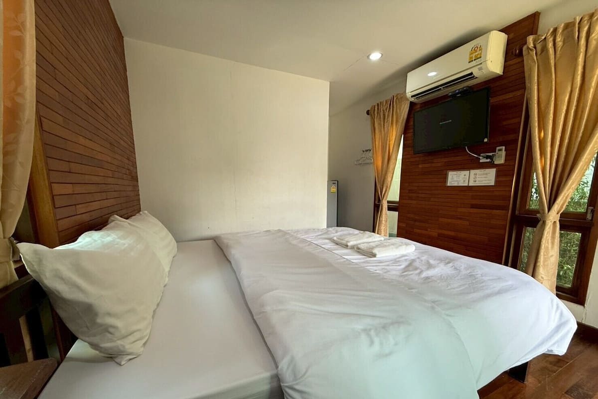 Superior Room, 1 Katil Raja (King) | Katil lipat simpan/tambahan, Wi-fi percuma, cadar katil