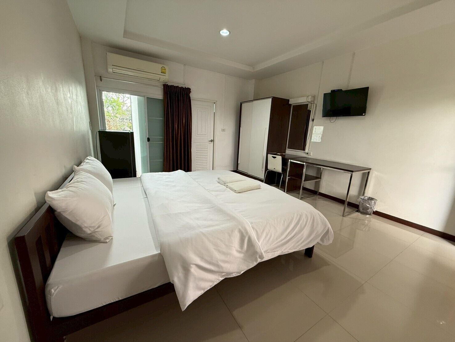 Standard Room, 1 Katil Raja (King) | Katil lipat simpan/tambahan, Wi-fi percuma, cadar katil 