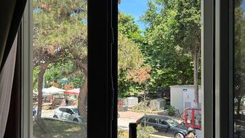 Phòng đôi tiện nghi đơn giản | Quang cảnh thành phố