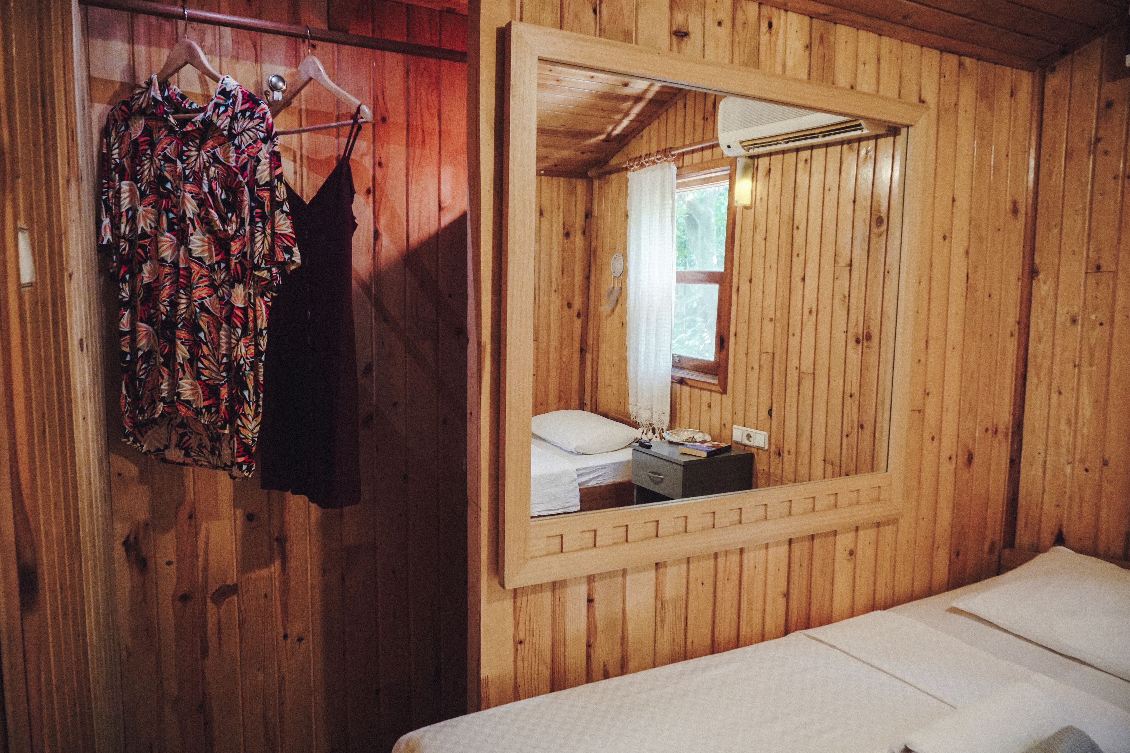 deluxe double room | free wifi, bed sheets