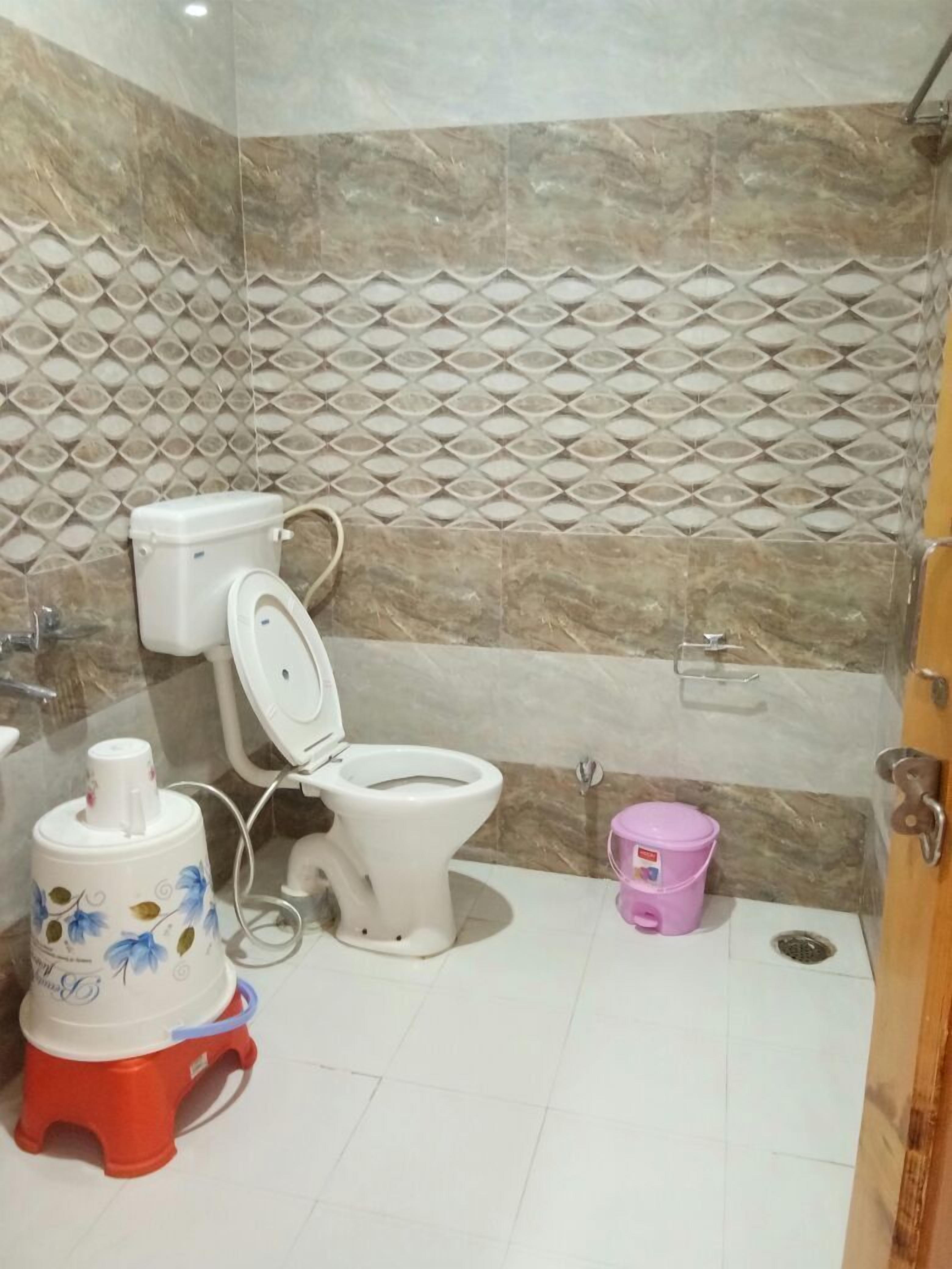 Phòng Deluxe | Phòng tắm | Buồng tắm vòi sen 